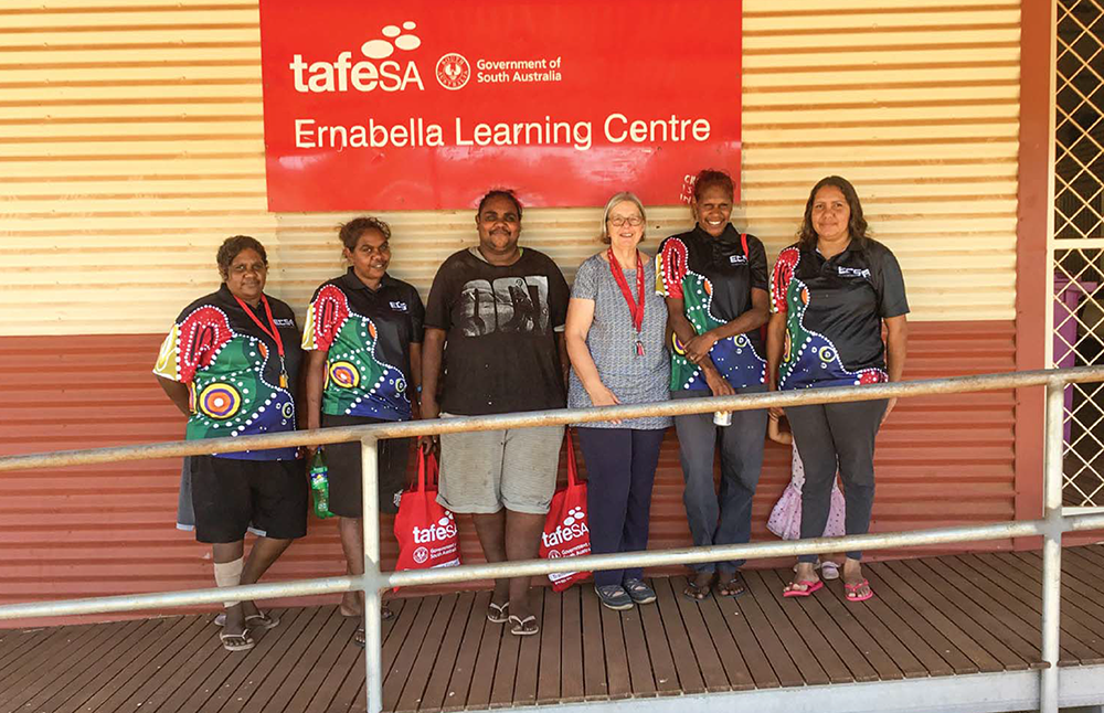 WOMEN TAKING PART IN TRAINING AT THE TAFE SA
CAMPUS IN ERNABELLA